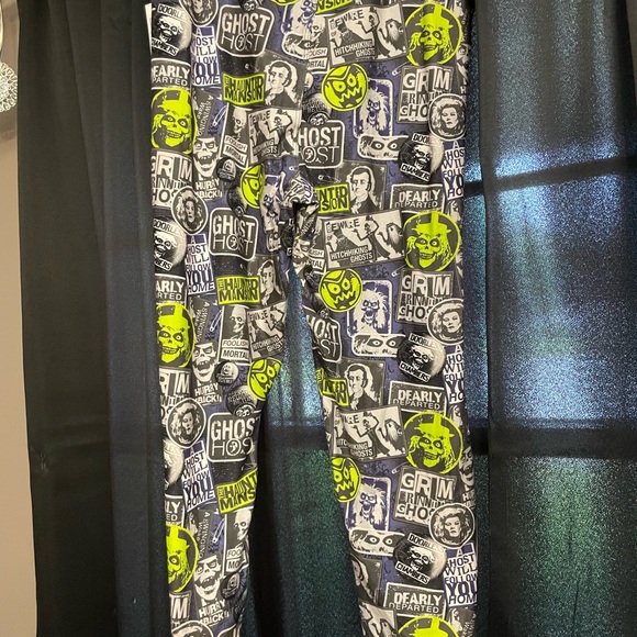 Disney haunted mansion 3/4 capri leggings, women’s size medium - Picture 3 of 4